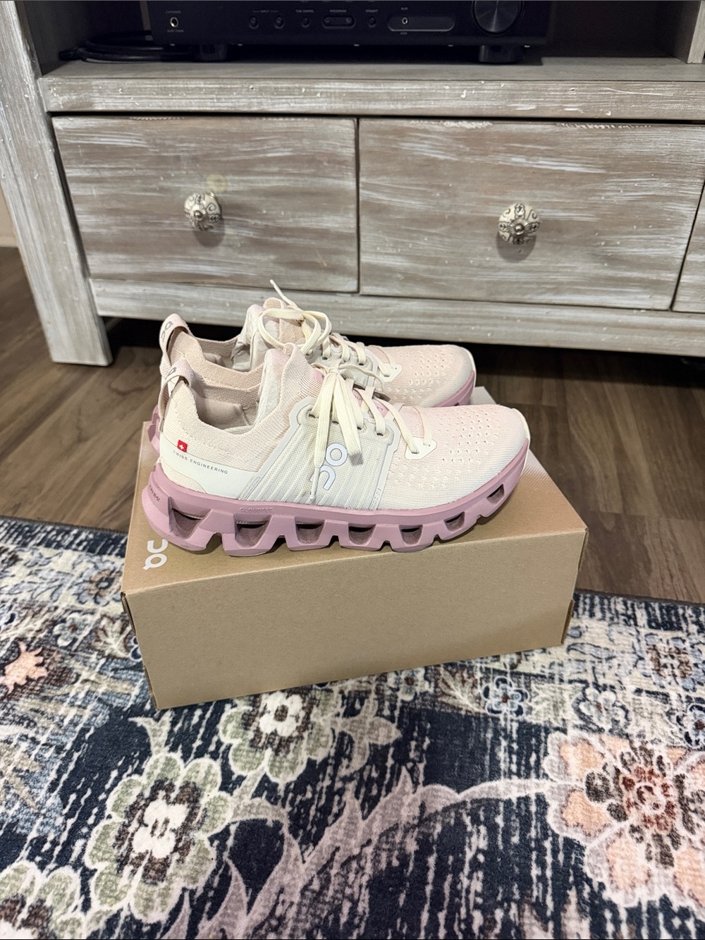On Cloudswift 4 Pearl/Mauve